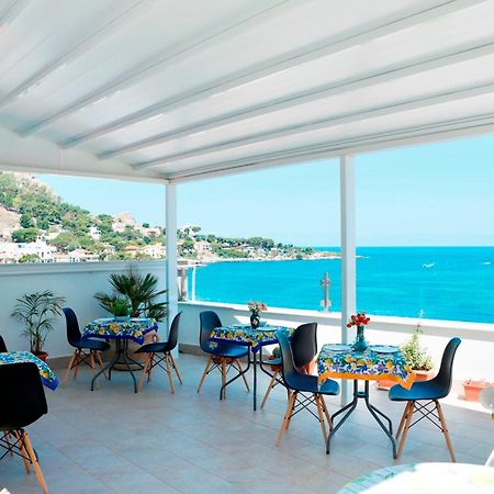 B&B Una Terrazza Sul Golfo Di Sferracavallo Bagian luar foto