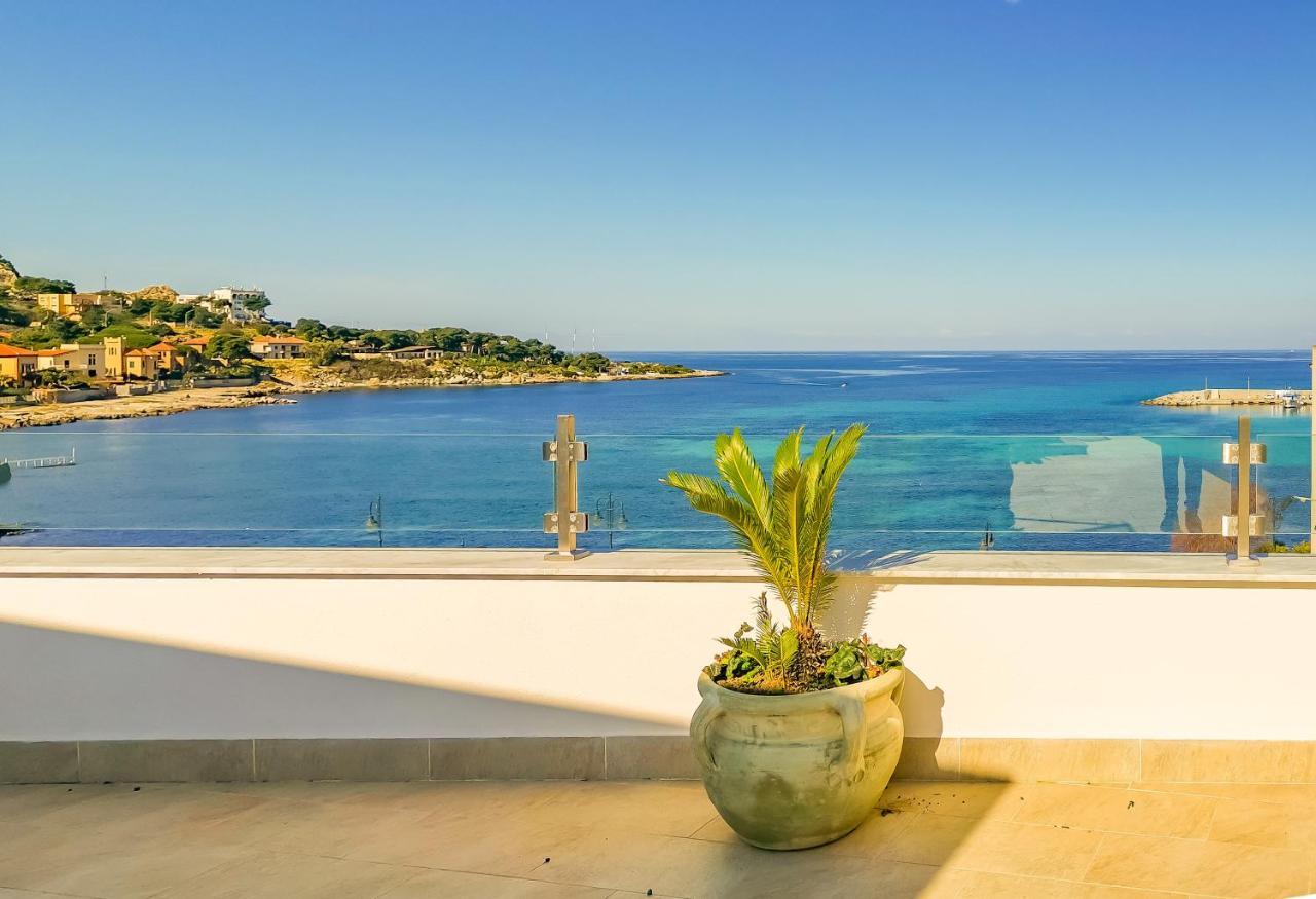 B&B Una Terrazza Sul Golfo Di Sferracavallo Bagian luar foto