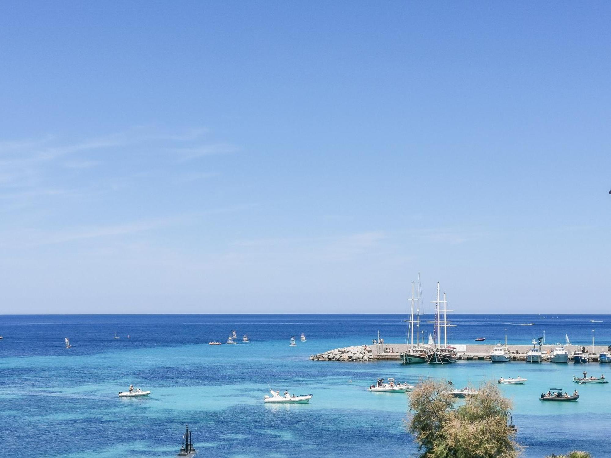 B&B Una Terrazza Sul Golfo Di Sferracavallo Bagian luar foto