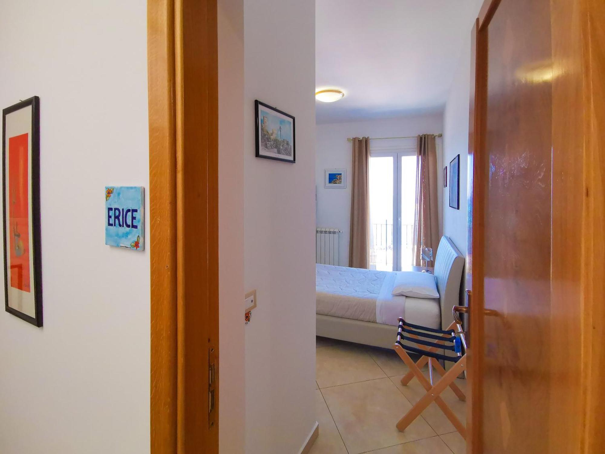B&B Una Terrazza Sul Golfo Di Sferracavallo Bagian luar foto